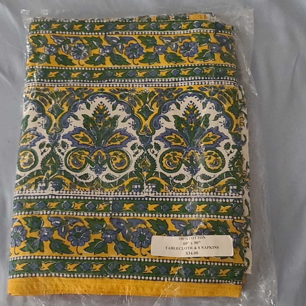 Tablecloth and napkins blue green yellow